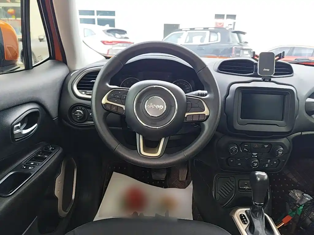 Jeep Renegade — миниатюра 11