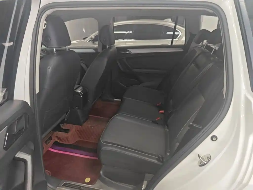 Volkswagen Tiguan L — миниатюра 17