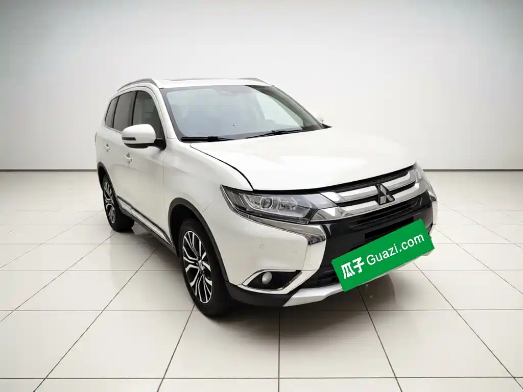 Mitsubishi Outlander — миниатюра 3