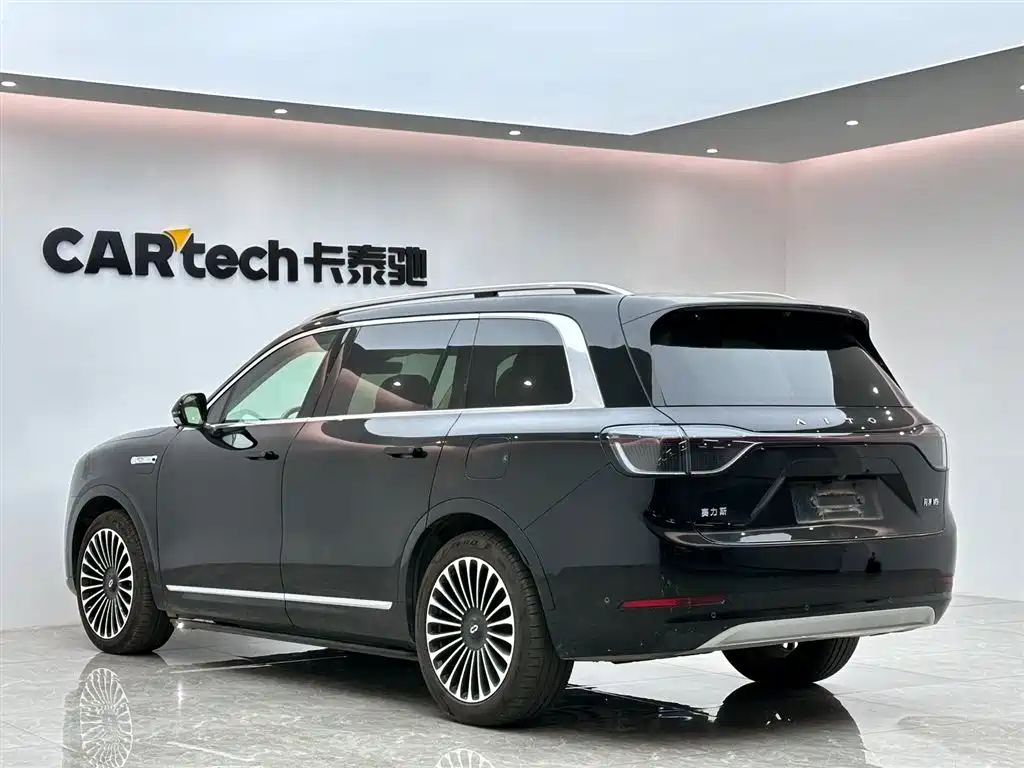 AITO ASK THE WORLD M9