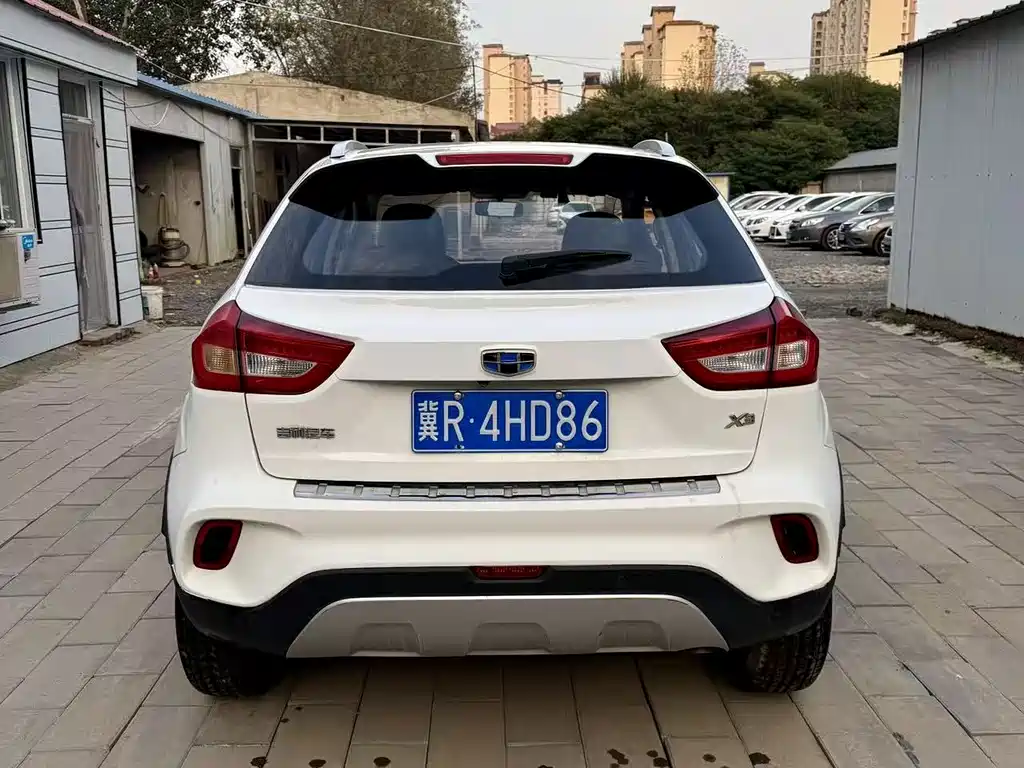 Geely Vision X3 — миниатюра 8