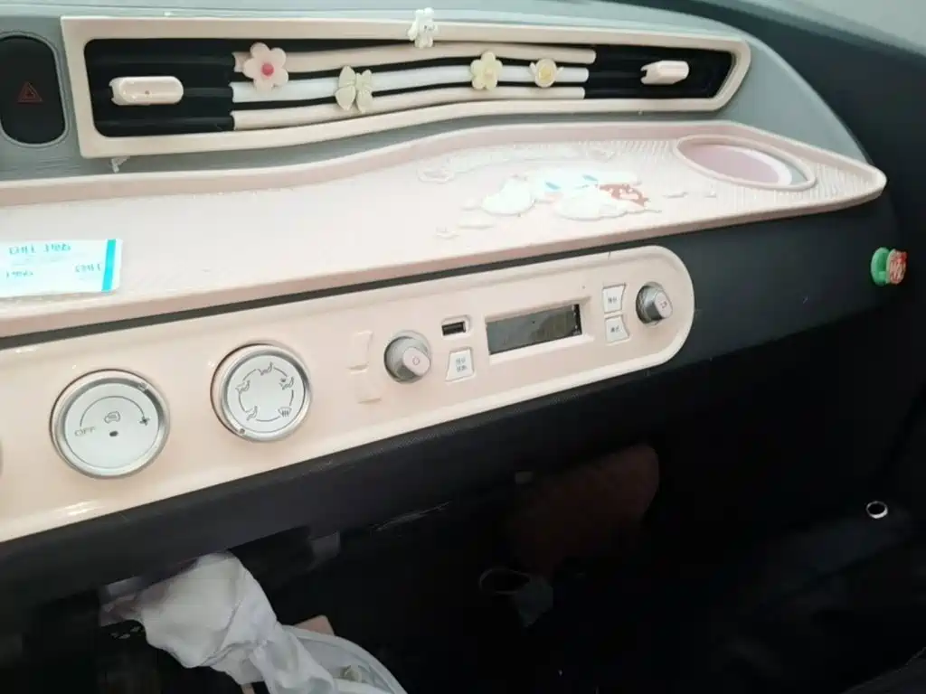 Wuling MINIEV — миниатюра 18