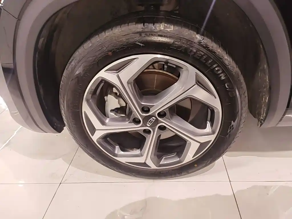 Geely Xingyue L — миниатюра 23
