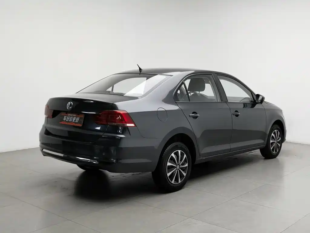 Volkswagen Santana — миниатюра 2