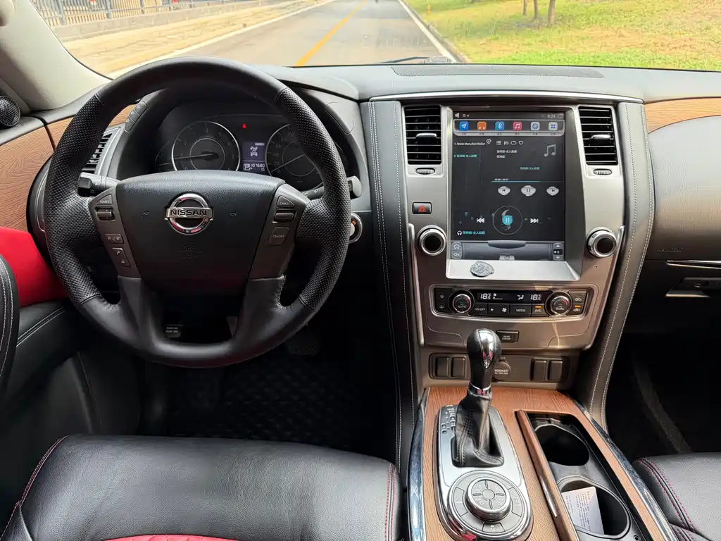Nissan Patrol — миниатюра 12