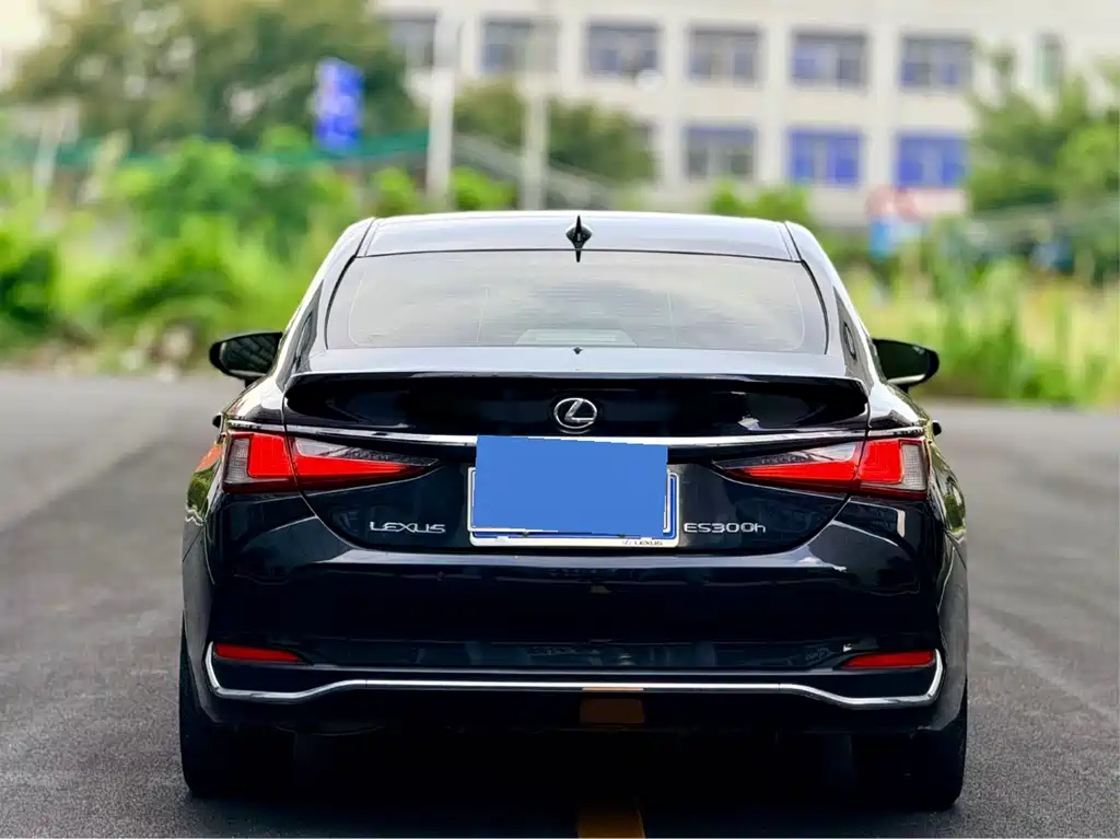 Lexus ES — миниатюра 12