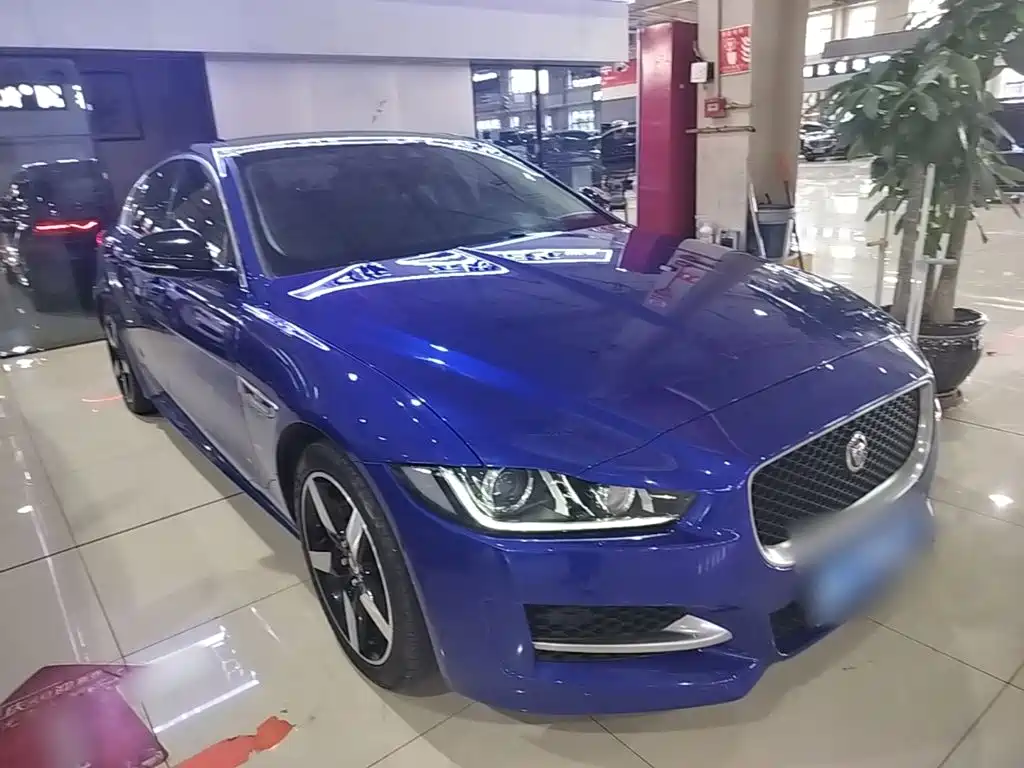 Jaguar XE — миниатюра 4