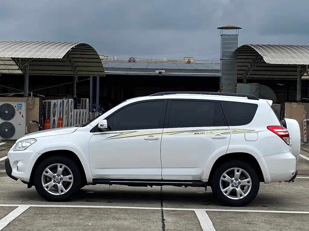 Toyota RAV4 2012 2.4L AT Luxury