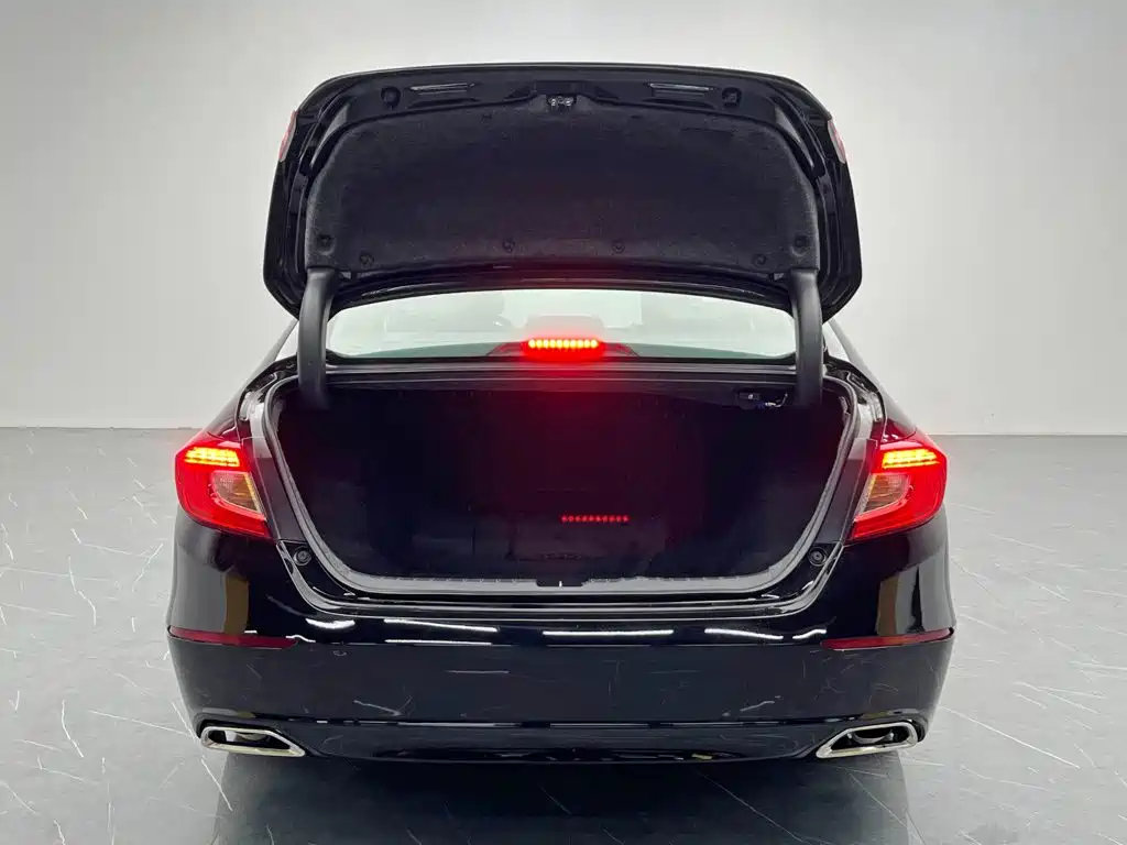 Honda Accord — миниатюра 11