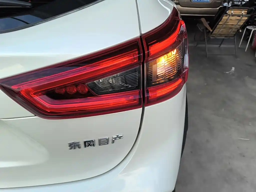 Nissan Qashqai — миниатюра 8
