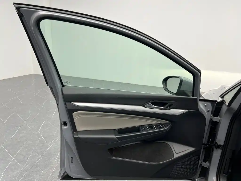 Volkswagen Golf — миниатюра 12