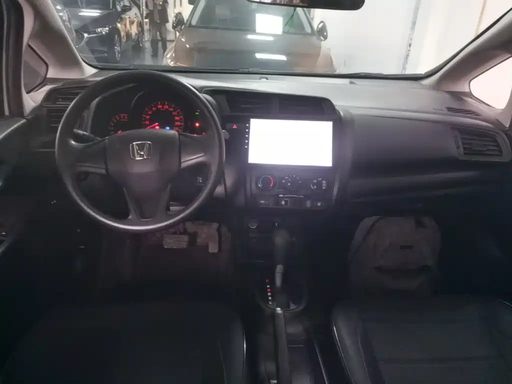 Honda Fit — миниатюра 10