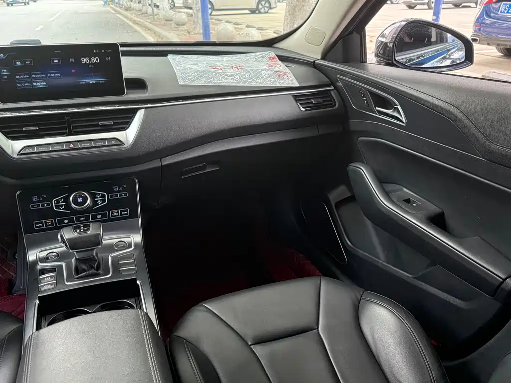 Hongqi H5 2020 1.5T DCT