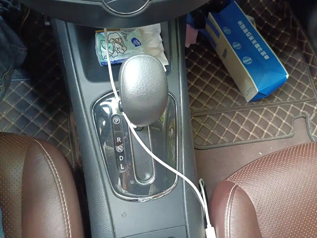 Nissan Tiida — миниатюра 10