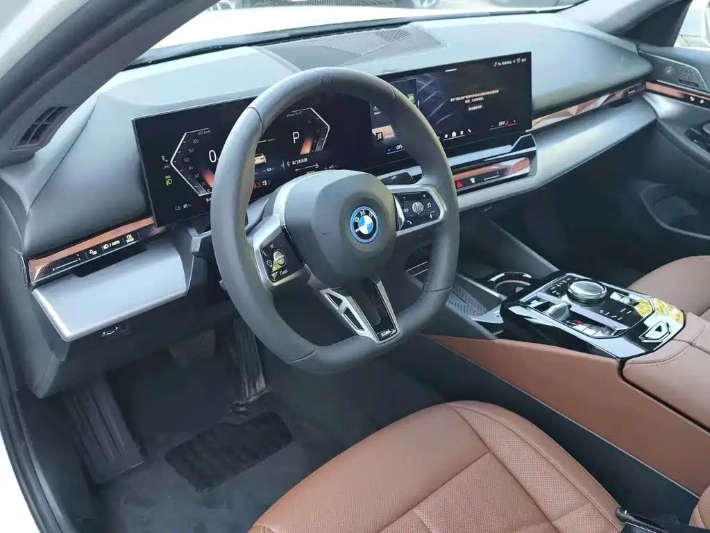 BMW i5 — миниатюра 6