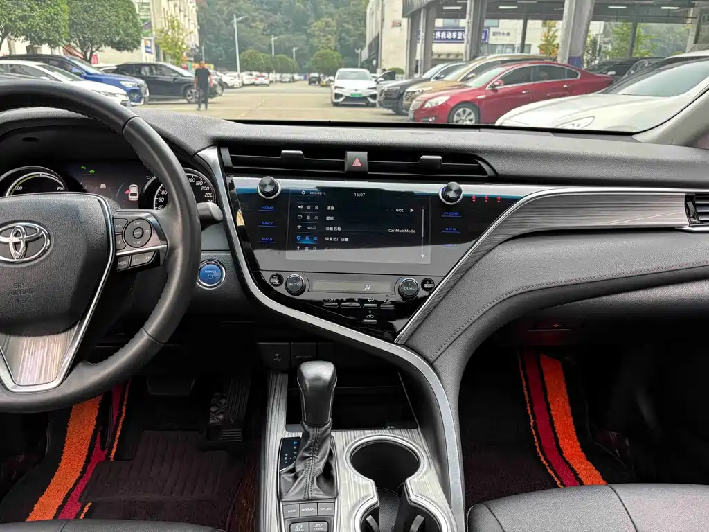 Toyota Camry — миниатюра 6