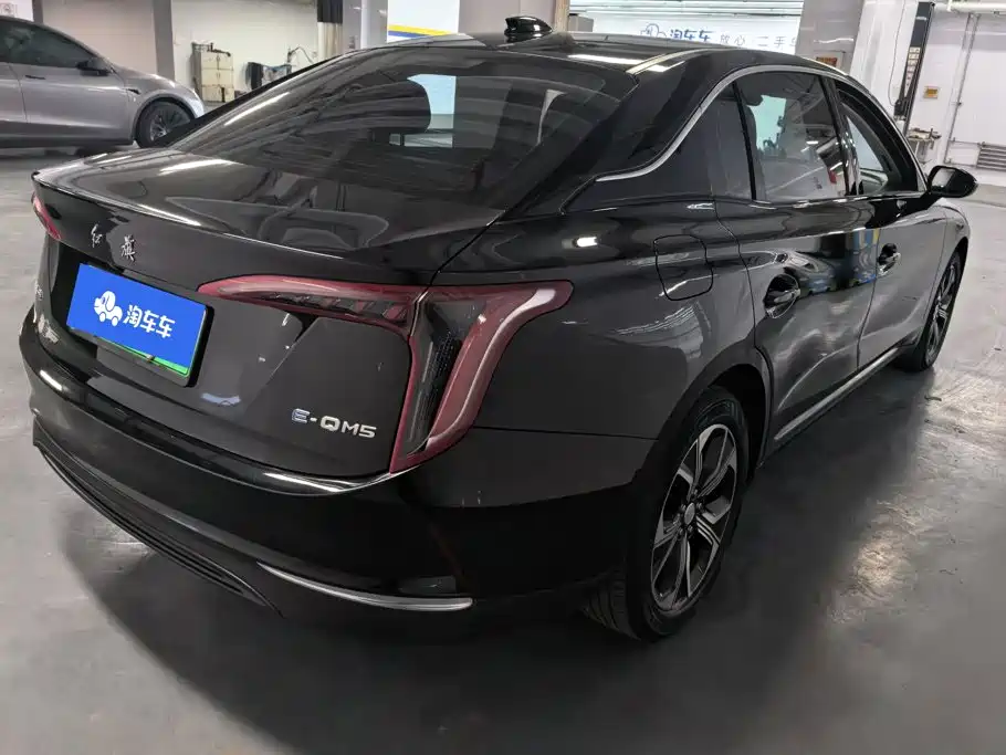 Hongqi Hongqi E-QM5 — миниатюра 3