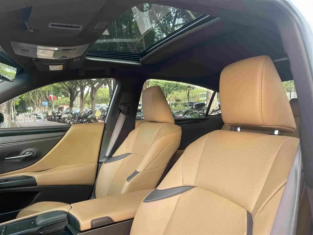 Lexus ES — миниатюра 12