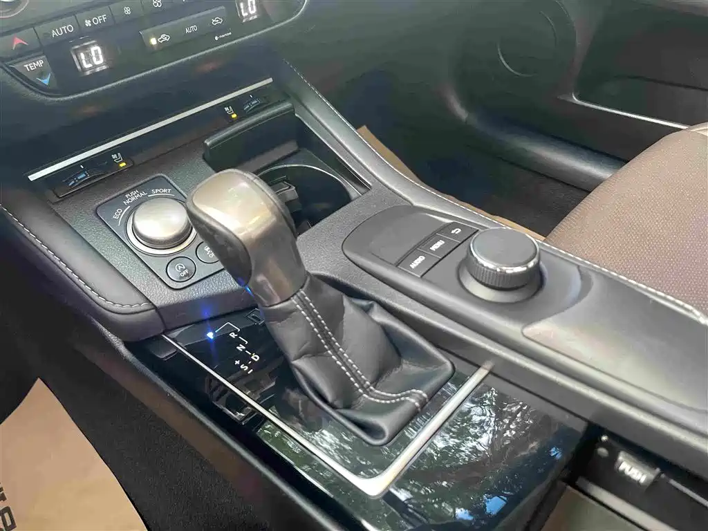 Lexus ES — миниатюра 20