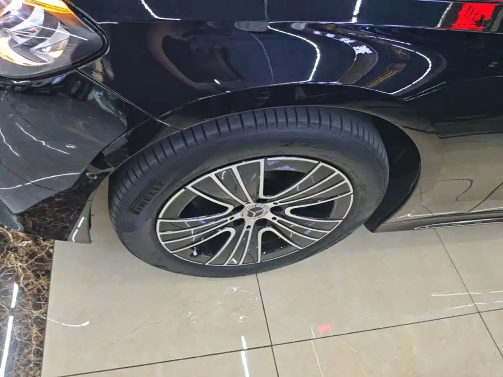Mercedes-Benz E-Class — миниатюра 23