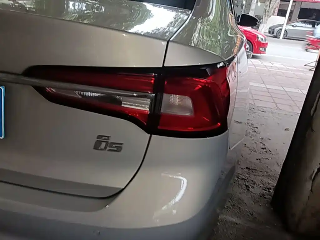 Roewe i5 — миниатюра 8