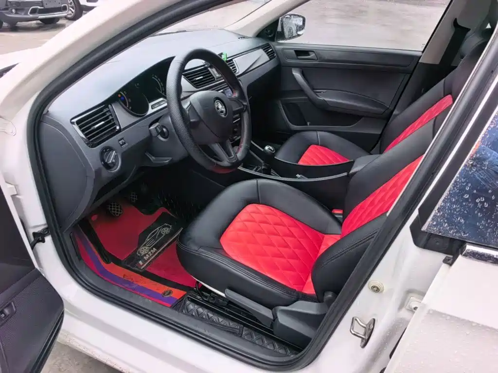 Skoda Rapid — миниатюра 15