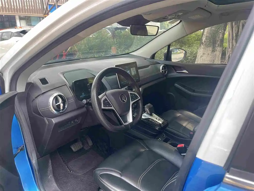 BYD Yuan EV — миниатюра 9