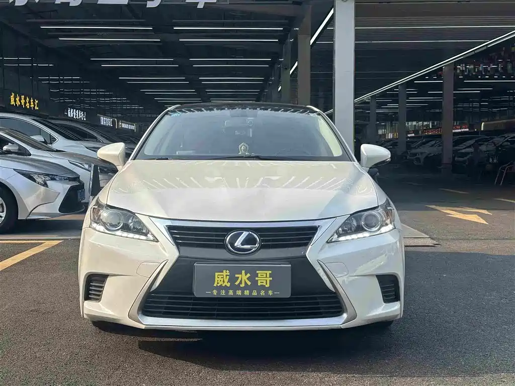 Lexus CT — миниатюра 2