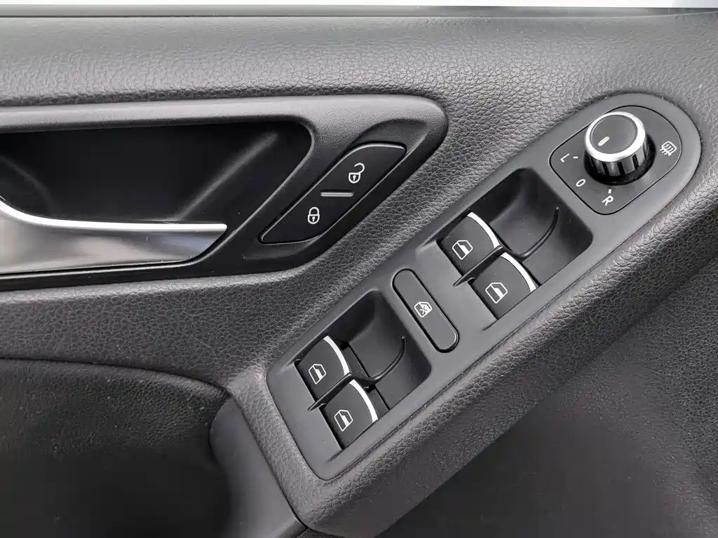 Volkswagen Golf — миниатюра 9