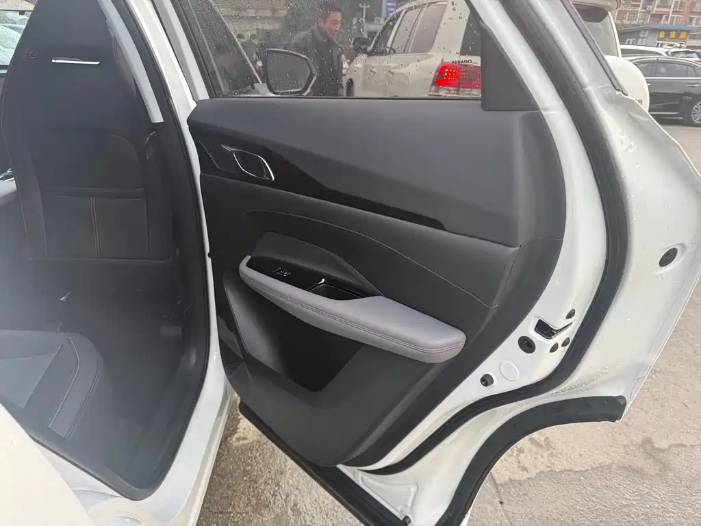 CHANGAN CHANGAN AUCHAN Z6