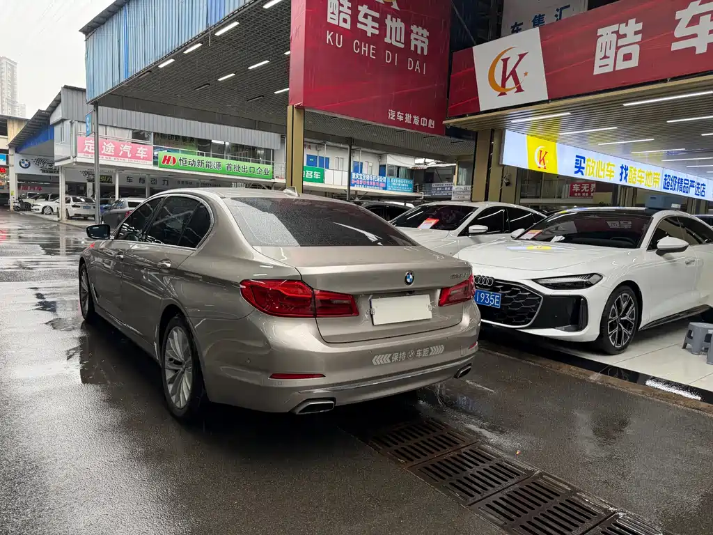 BMW 5 Series — миниатюра 4