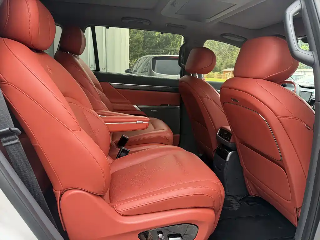 Dongfeng eπ008 2024 636Max Electric 6 мест