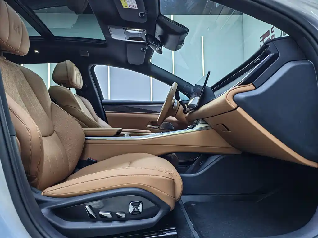 BYD Han L 2025 EV Flagship