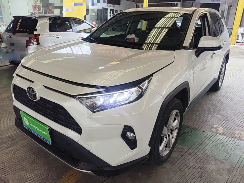 Toyota RAV4 — миниатюра 2