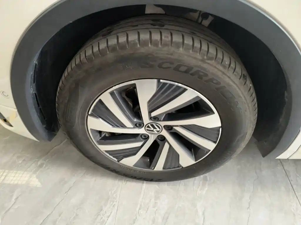 Volkswagen Tiguan L PHEV — миниатюра 23