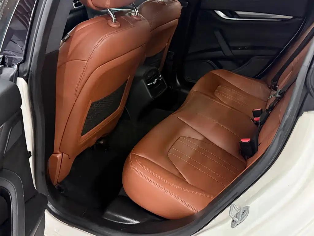 Maserati Ghibli — миниатюра 3