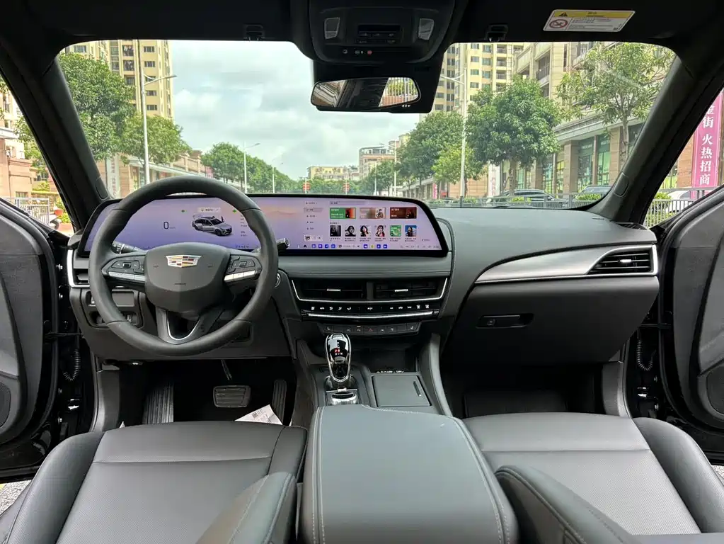 Cadillac CT5 — миниатюра 31