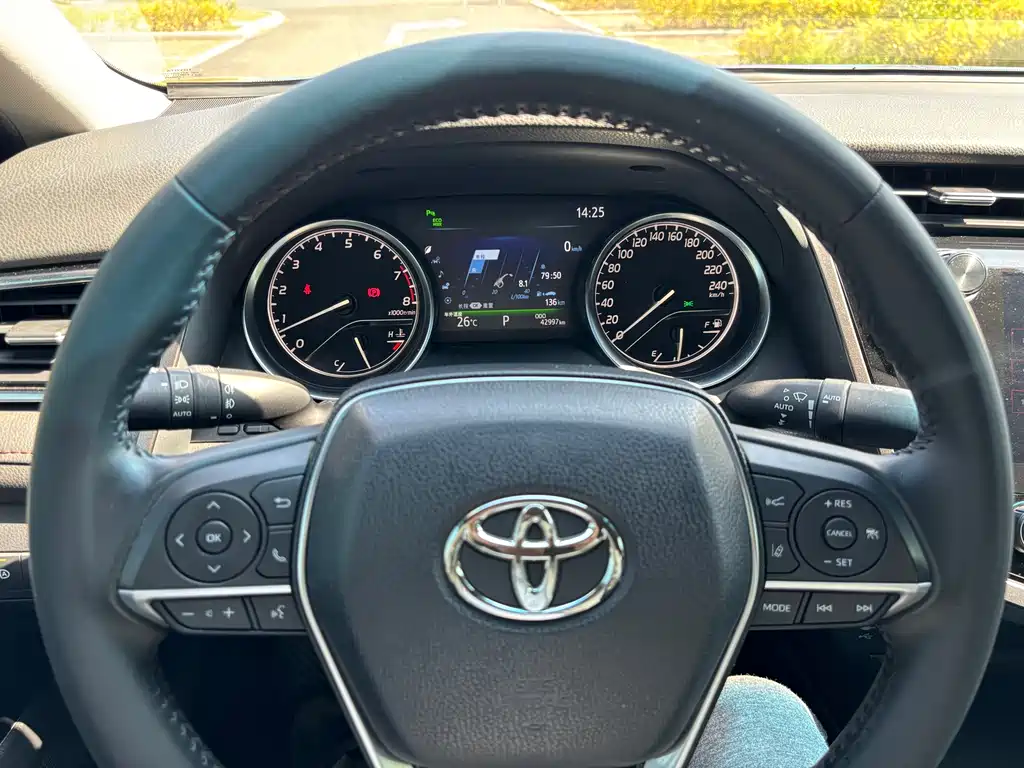 TOYOTA CAMRY