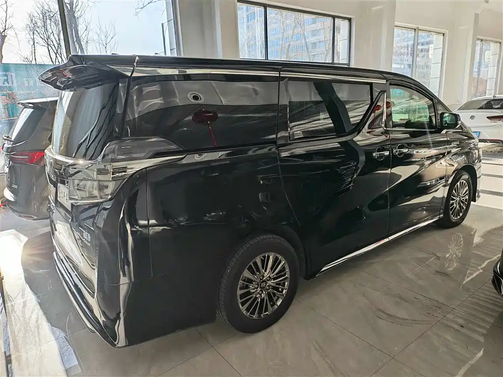 Toyota Vellfire 2021 2.5L HV Luxury