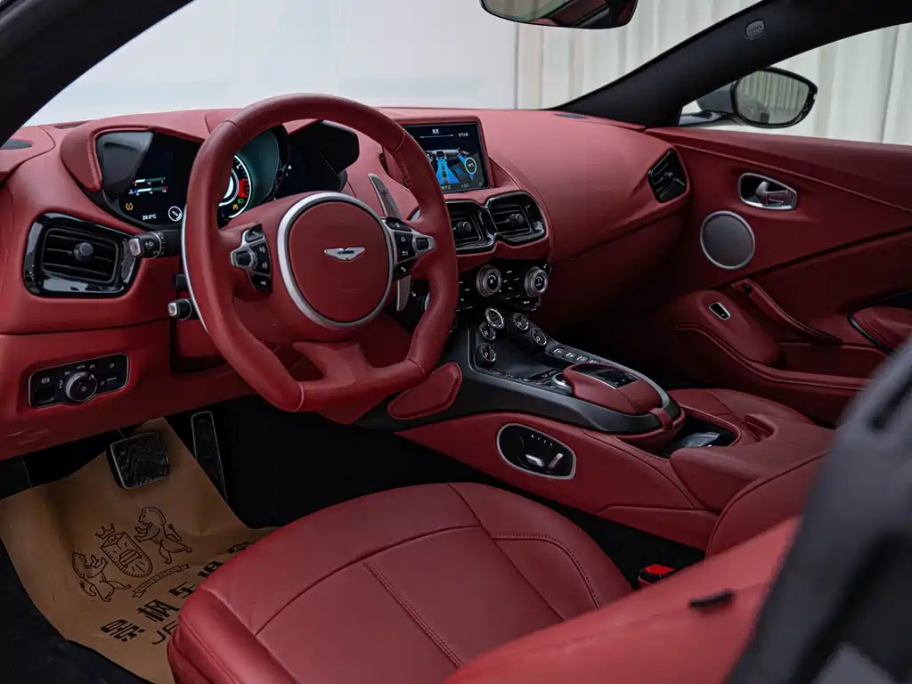 Aston Martin V8 Vantage — миниатюра 17