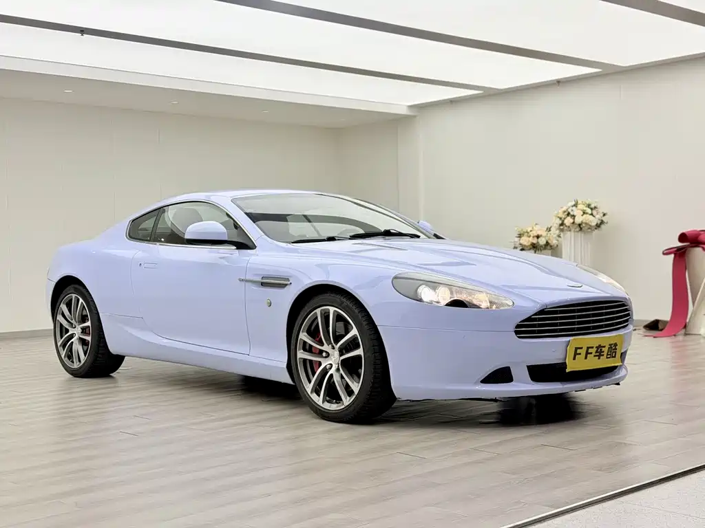 Aston Martin DB9 2011 6.0L Touchtronic Coupe