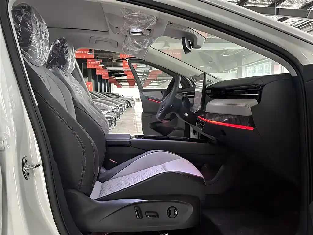 VOLKSWAGEN ID.7 VIZZION