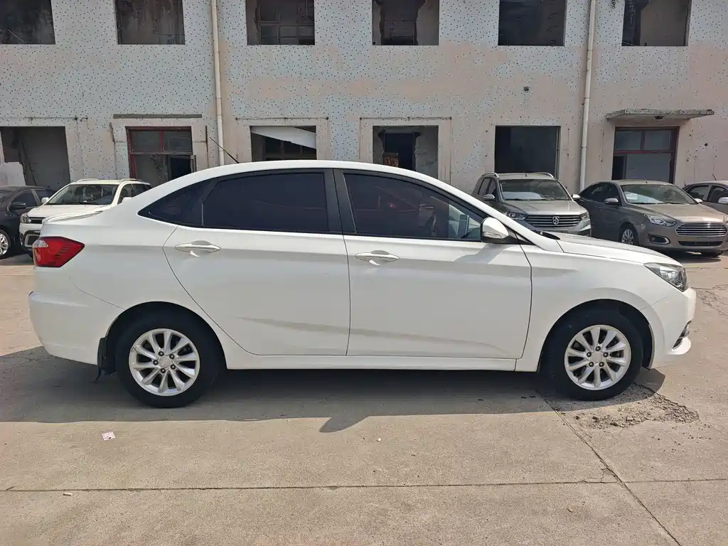 Changan V7 — миниатюра 3