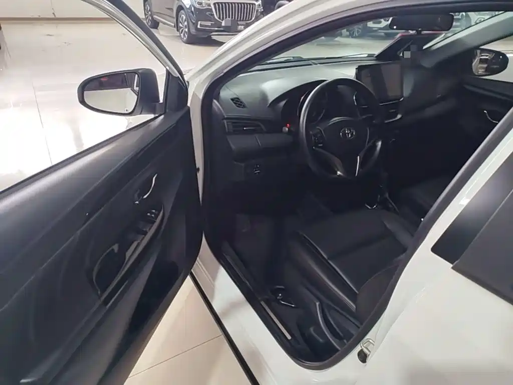 Toyota Yaris L — миниатюра 16