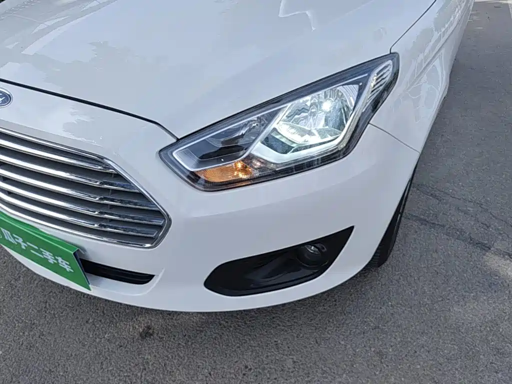Ford Escort — миниатюра 24