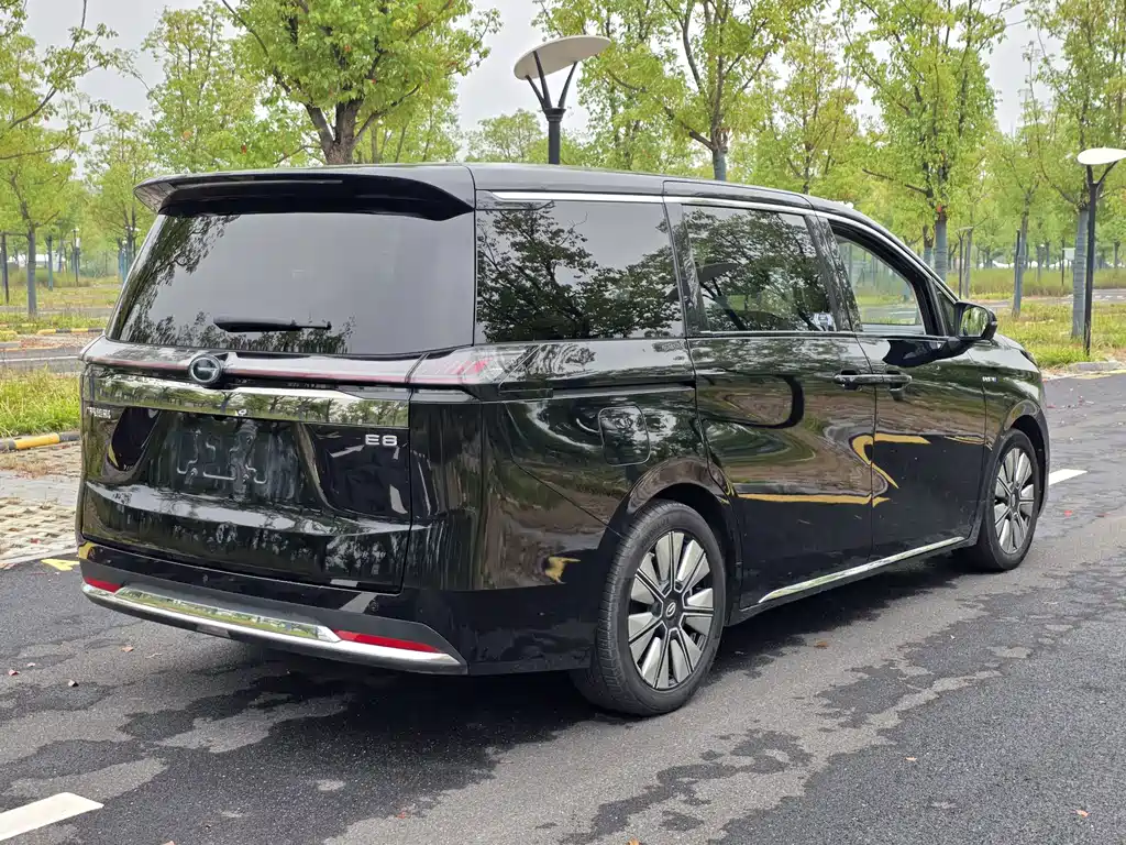 GAC Motor Trumpchi E8 PHEV — миниатюра 4