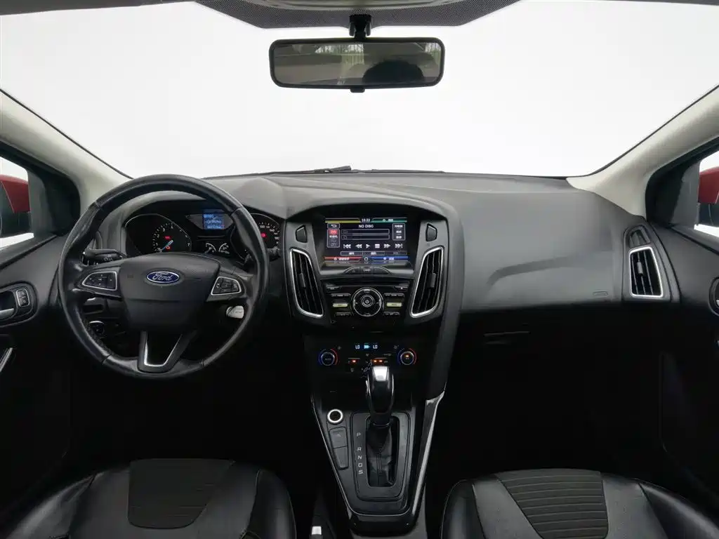 Ford Focus 2015 EcoBoost 125 AT