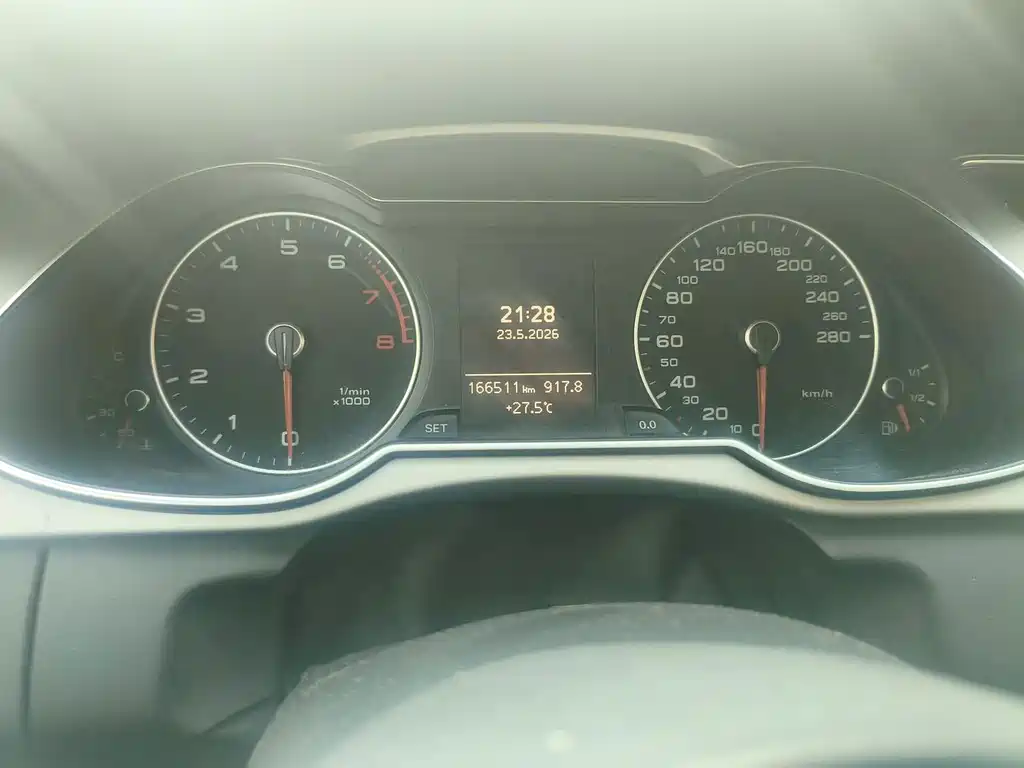 Audi A4L — миниатюра 12