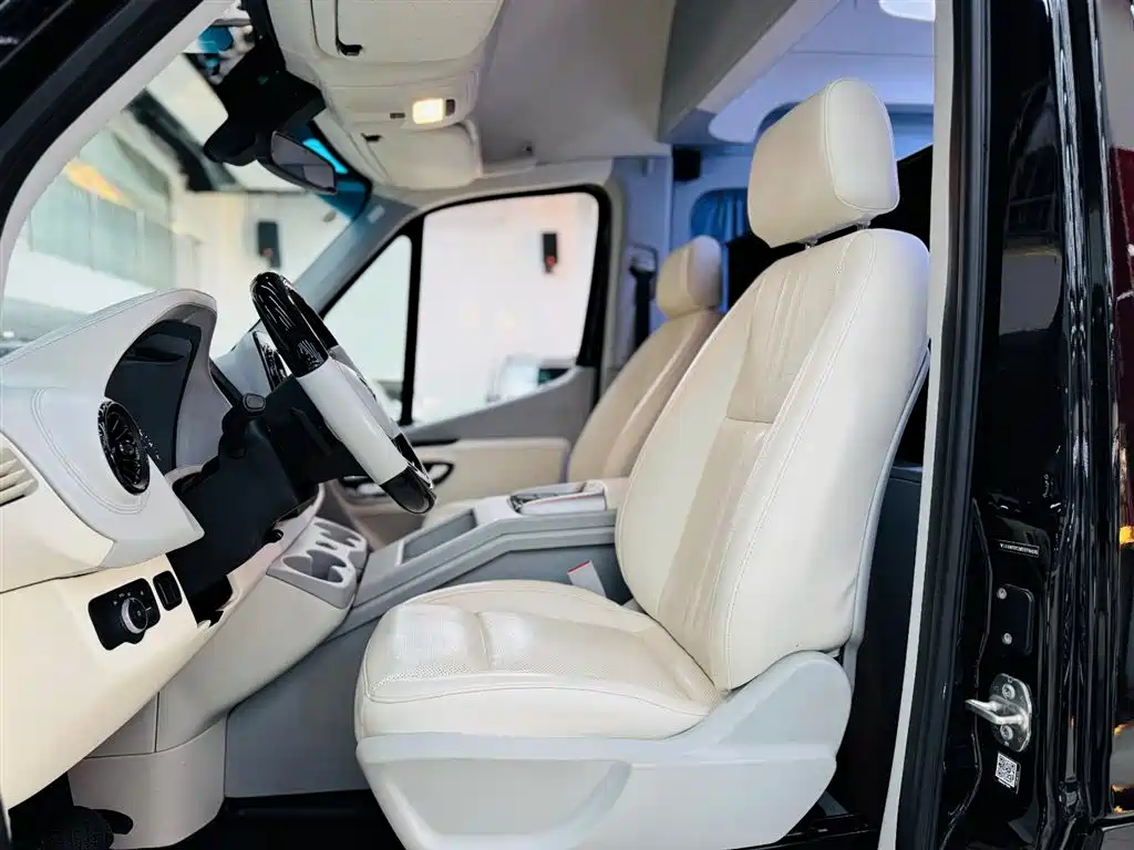 Mercedes-Benz Sprinter 2022 2.0L AT