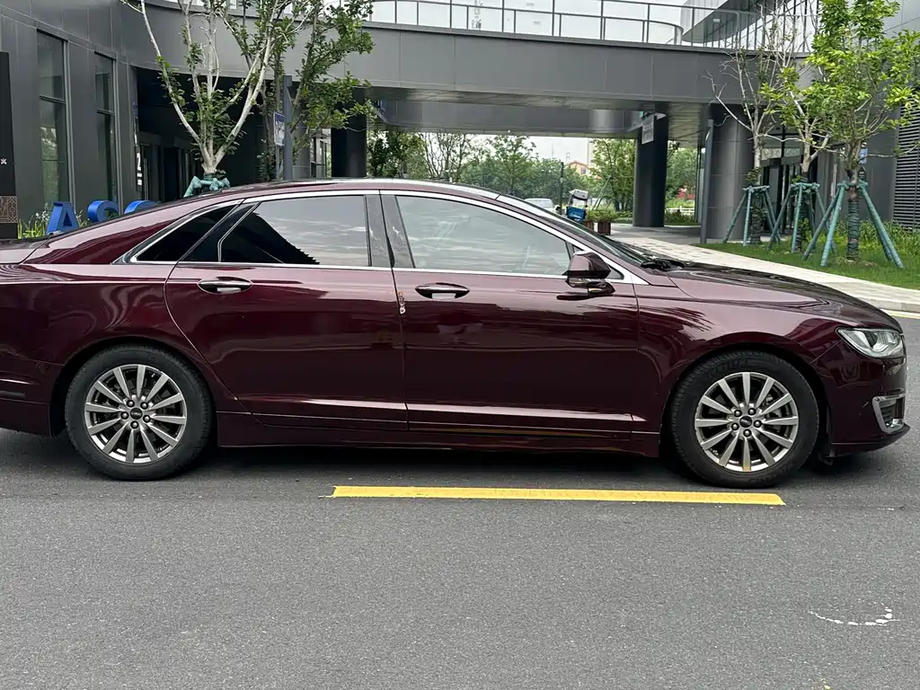 Lincoln MKZ 2017 2.0T Premium